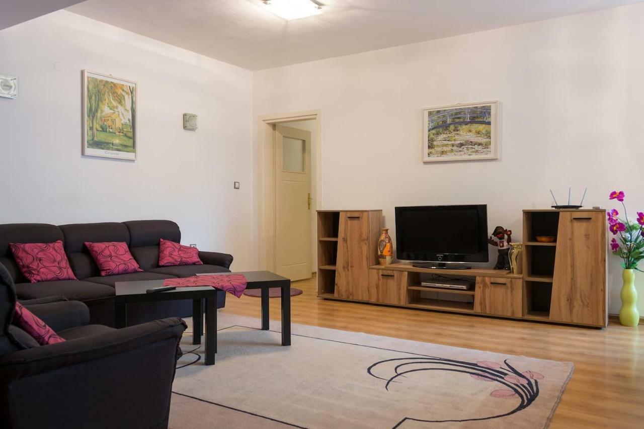 Glorious - 2-Bedroom Apartment Near Youth Hill By Flat Mаnager Plovdiv Exterior foto